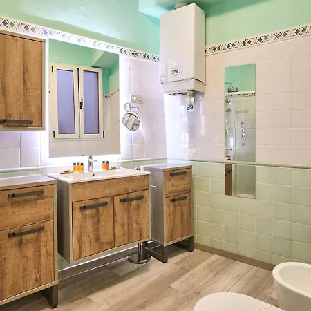 Cozy Flat Historic Center Comfortable Wifi Appartamento *
